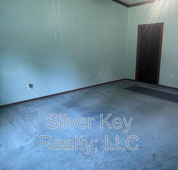 235 Rose Dr — Photo 4