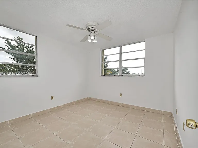 5050 NW 7th St #202 — Photo 15