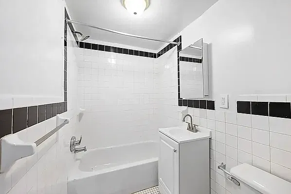 Rented by Living New York | media 8