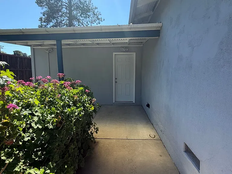 3404 Marshall Ave — Photo 10