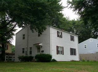90 Campfield Dr, Fairfield, CT 06432