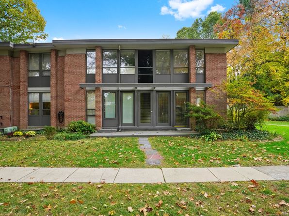 160 Fairfield Woods Rd APT 68