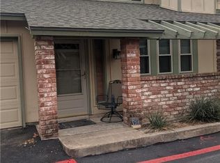 912 E Meadowmere Ln, Austin, TX 78758