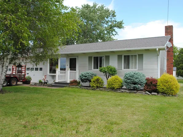 69 Nightengale Ave, Massena, NY 13662