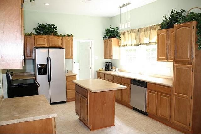 2nd image of 89 Hodge Ct