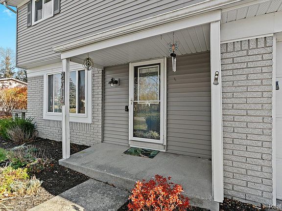 2nd image of 2716 Ravenglass Rd