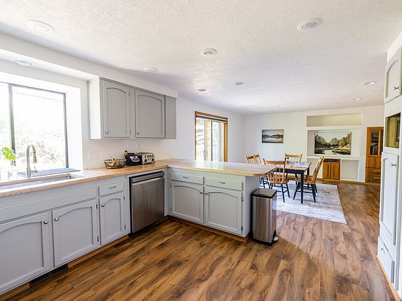4th image of 1240 NE Paula Dr