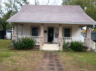 612 E 6th St, Cherryvale, KS 67335