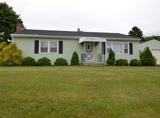 104 Hillside Rd, Hanover, PA 17331