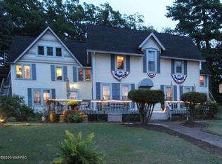 86 N Shore Dr, South Haven, MI 49090