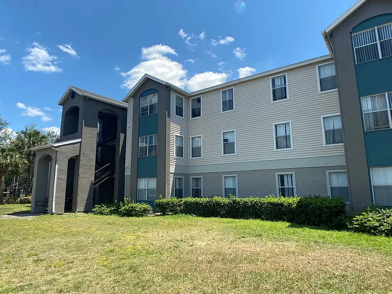 Pointe Vista Apartments — Photo 9