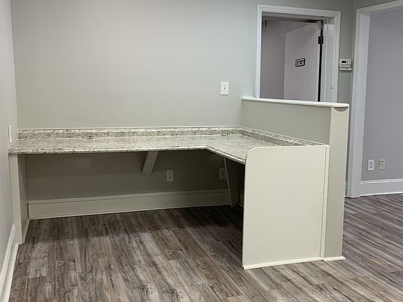 4th image of 101 Winchester Ave #1