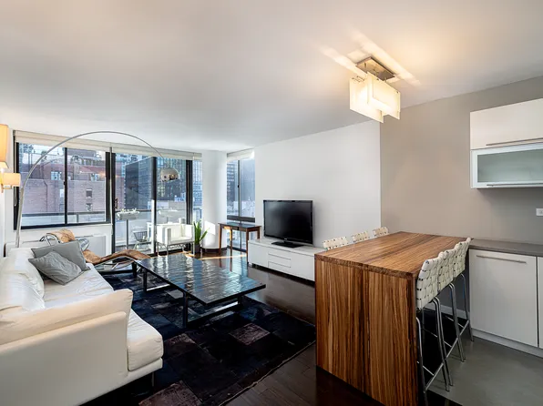 255 East 49th Street image 1 of 7