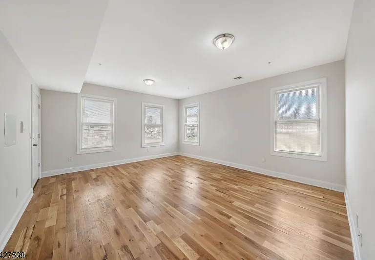 55 Lentz Ave — Photo 4