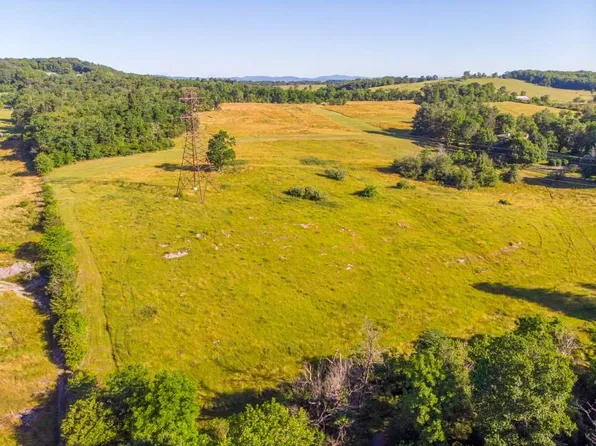 Middlebrook Rd, Staunton, VA 24401