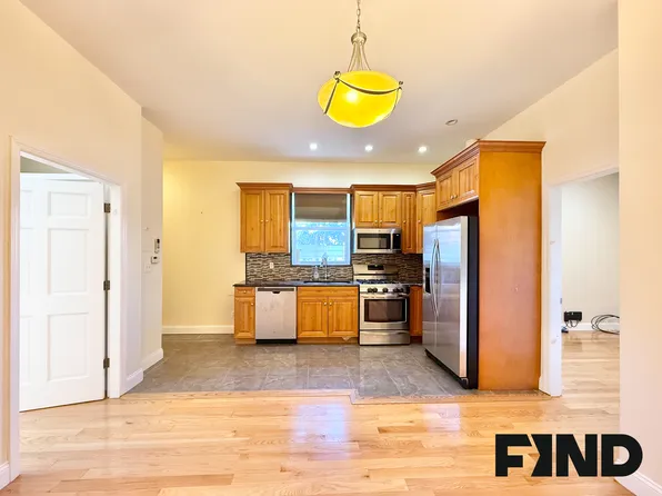 169 Sackett Street image 7 of 27