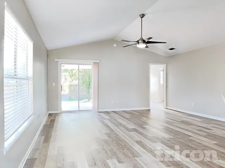 3318 Citation Dr — Photo 2