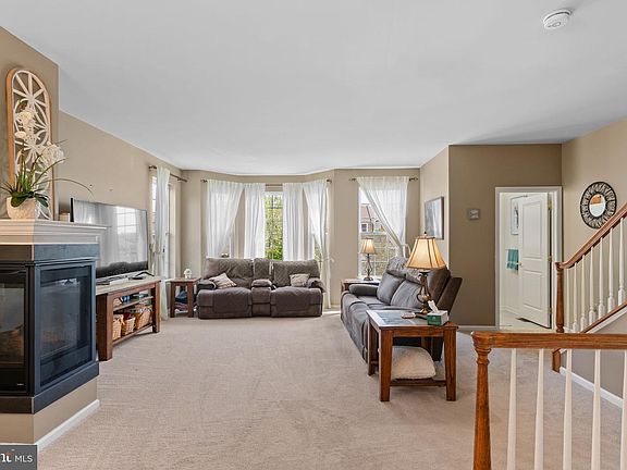5th image of 45 Rosy Ridge Ct