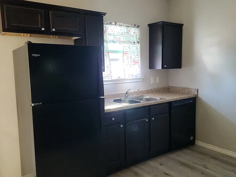 545 Euclid St — Photo 11