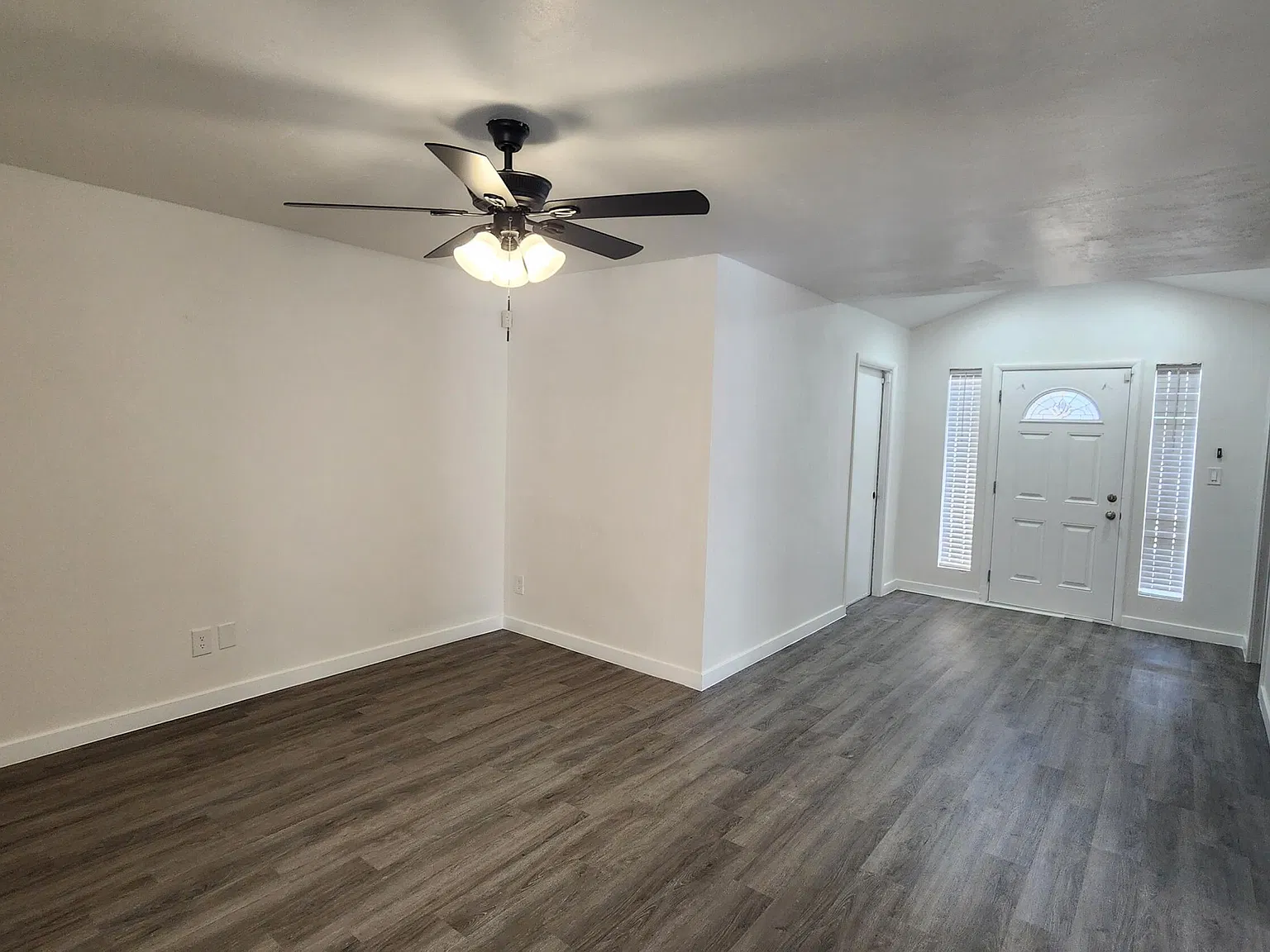 4 bed, 3.0 bath, 1689 sqft, $2,250 — Photo 2