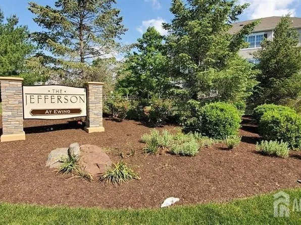725 Timberlake Dr, Trenton, NJ 08618
