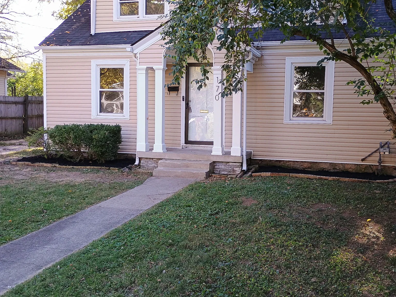 4 bed, 1400 sqft, $1,750 — Photo 2