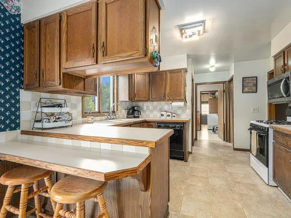 295 Ten Mile Rd NE, Comstock Park, MI 49321