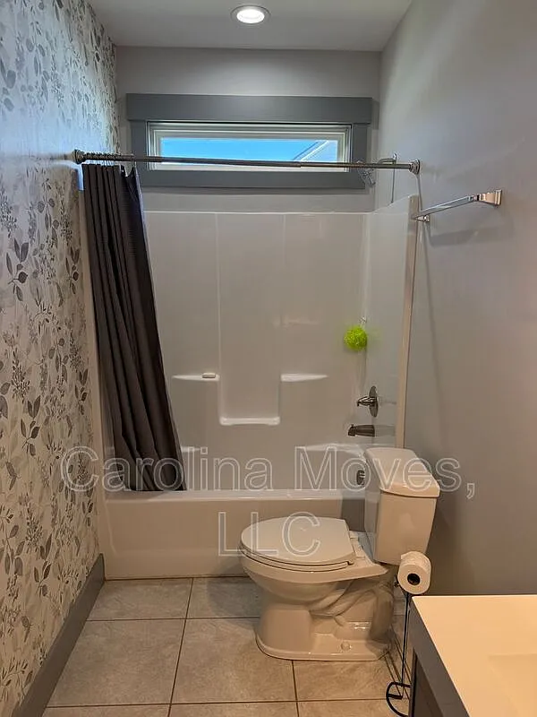 3 bed, 2.0 bath, 1780 sqft, $2,849 — Photo 4