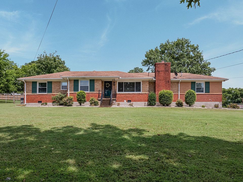 1st image of 3905 Oxbow Dr