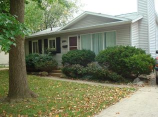 2304 N Circle Dr, Ann Arbor, MI