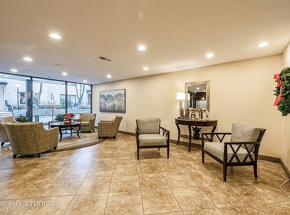 4th image of 221 N Kenilworth Ave APT 213