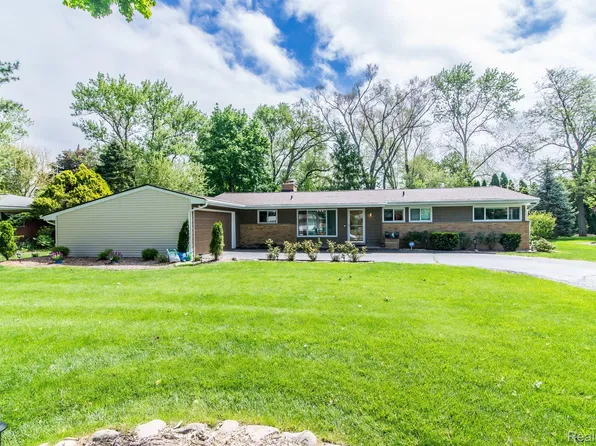 32396 Tareyton St, Farmington Hills, MI 48334