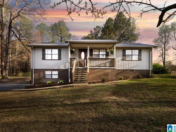 526 Lake Dr, Blountsville, AL 35031