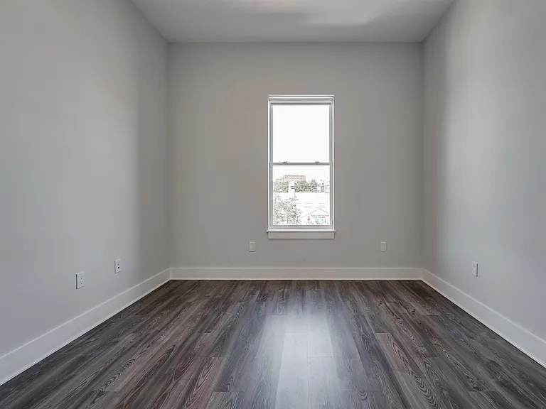 660 Grand St #314 — Photo 15