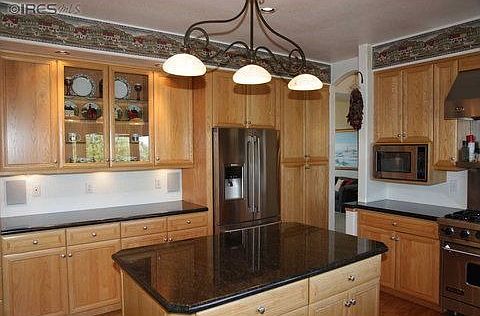 5th image of 829 Mount Evans Ct