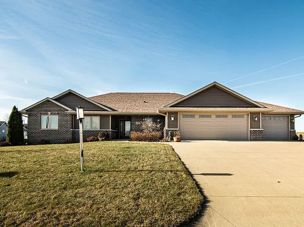 154 Redwood Dr SE, Cascade, IA 52033