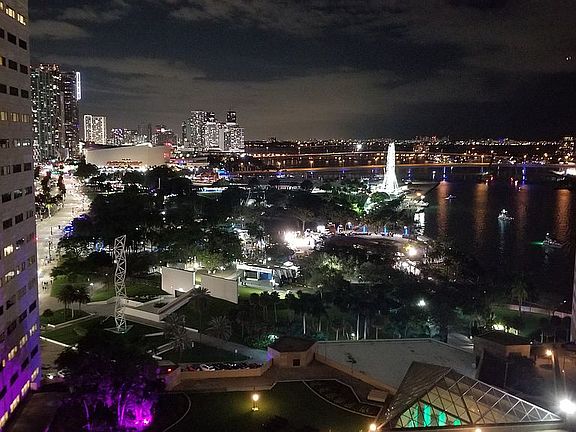 5th image of 325 Biscayne Blvd #2118