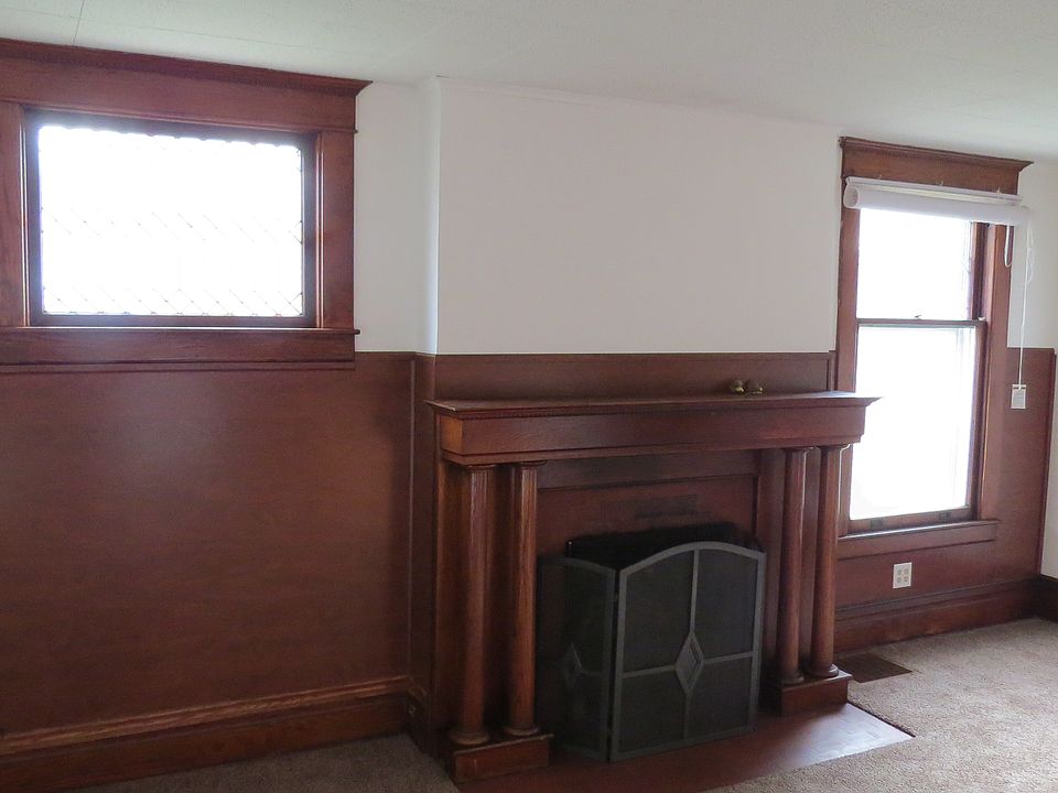 Antique electric fireplace