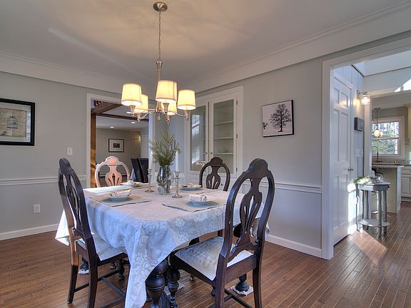 Formal Dining W/Built In 