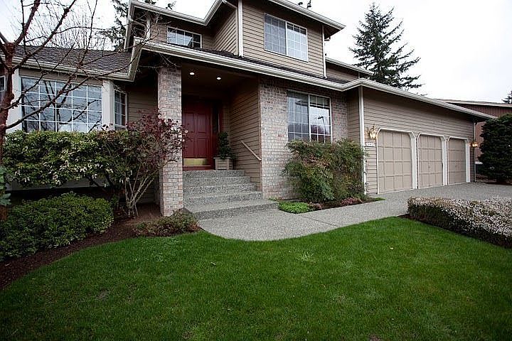 Impressive entry way! 