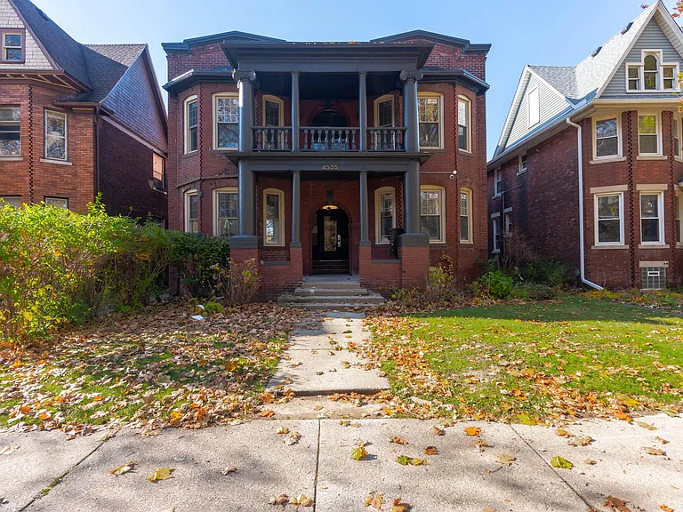 4535 Commonwealth St #101 — Photo 12
