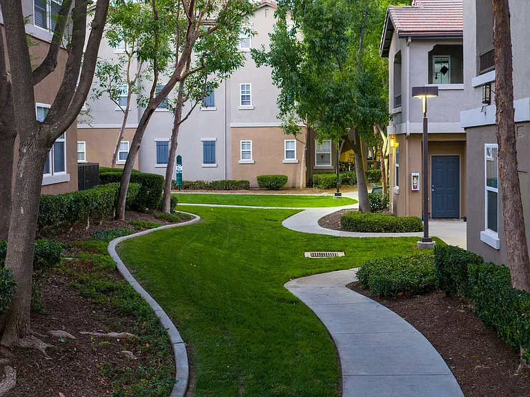 Sonoma at Mapleton Apartments — Photo 32