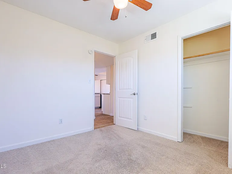 520 S 3rd St — Photo 11