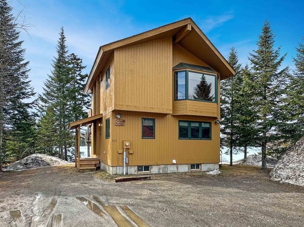 521 Beach Road, Pittsburg, NH 03592