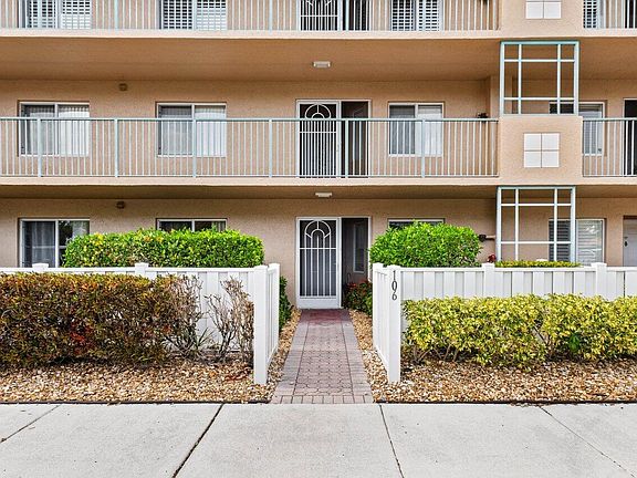 4th image of 12565 Imperial Isle Drive #106