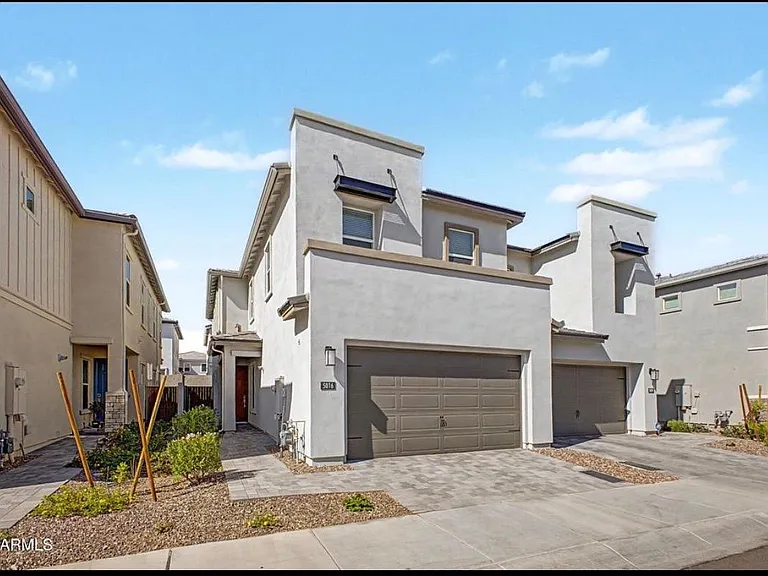 5016 E Gallop Way — Photo 1