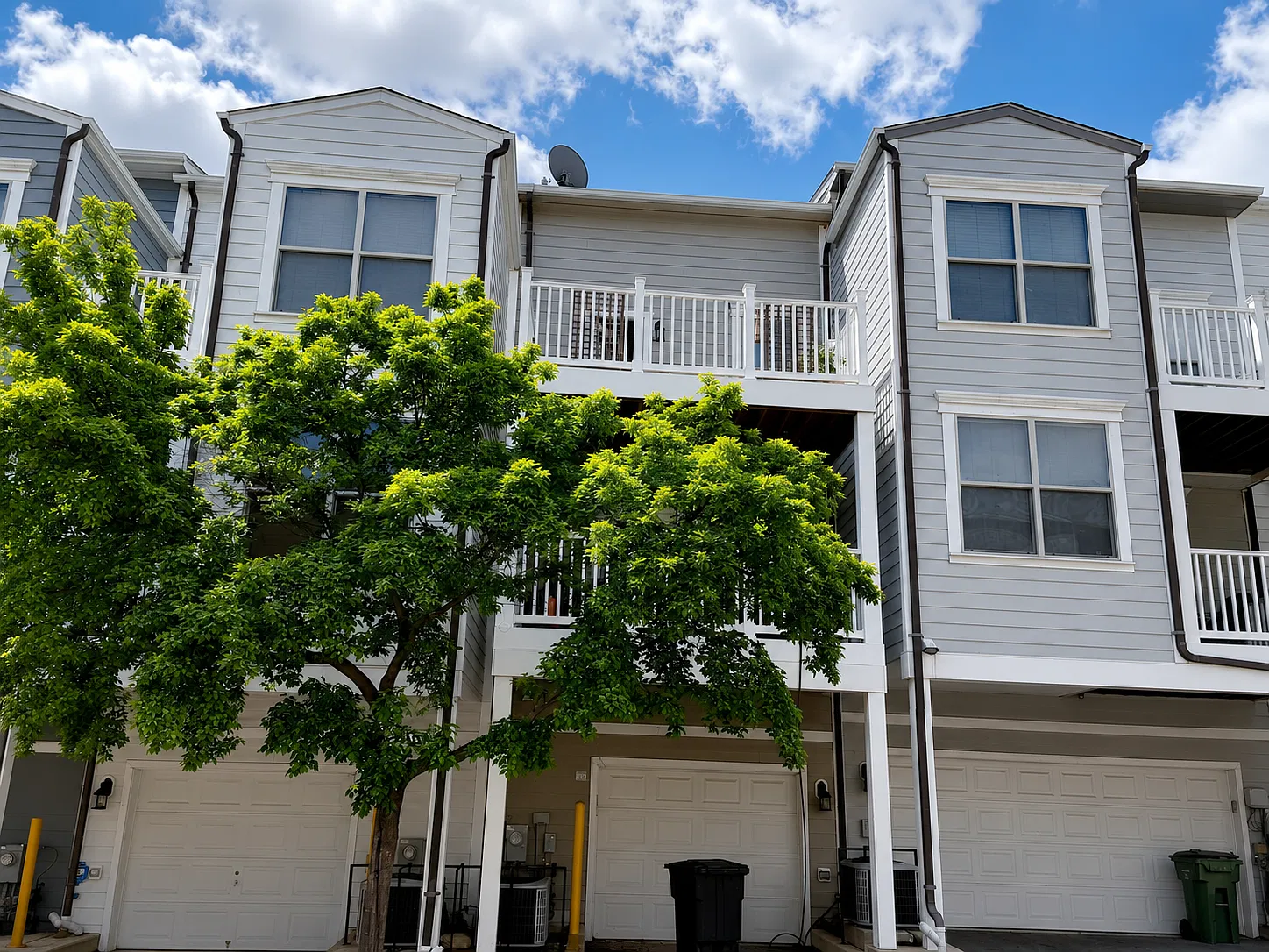 2 bed, 2.5 bath, 1565 sqft, $2,295 — Photo 2