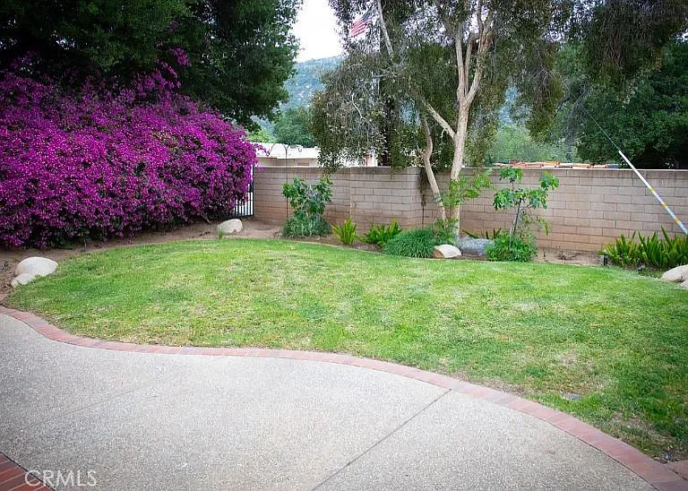 1648 Bluestone Ave — Photo 12