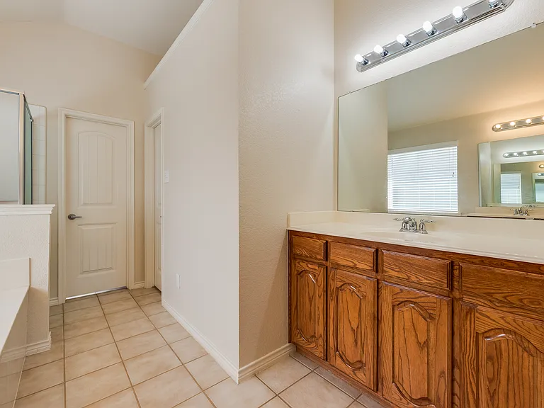 401 Idaho Ct — Photo 12