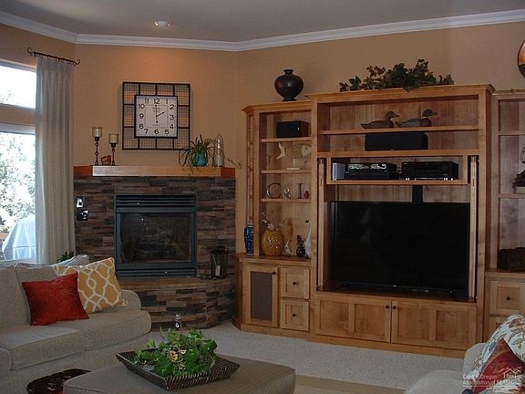 3rd image of 7975 Silver Falls Dr